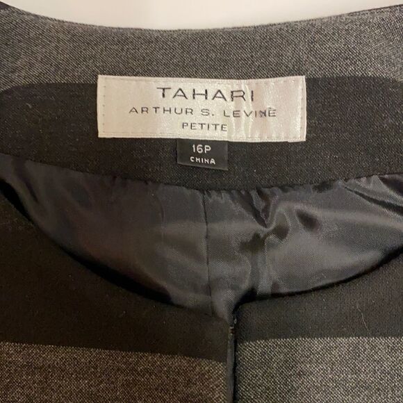 Tahari Arthur S. Levine Plus Striped Blazer D29 - Picture 6 of 8